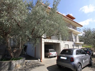 Casa Indipendente in Vendita a Zumpano, 285'000€, 800 m²