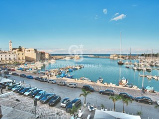 Bilocale in Vendita a Trani, 730'000€, 71 m²