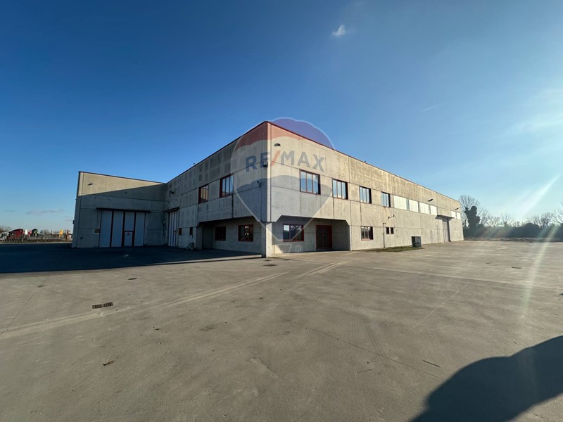 Capannone in Vendita a Martignana di Po, 1'850'000&euro;, 3000 m²