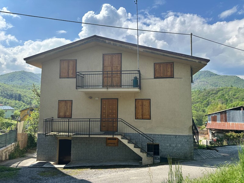 Casa Indipendente in Vendita a Frabosa Sottana, 98'000€, 140 m²