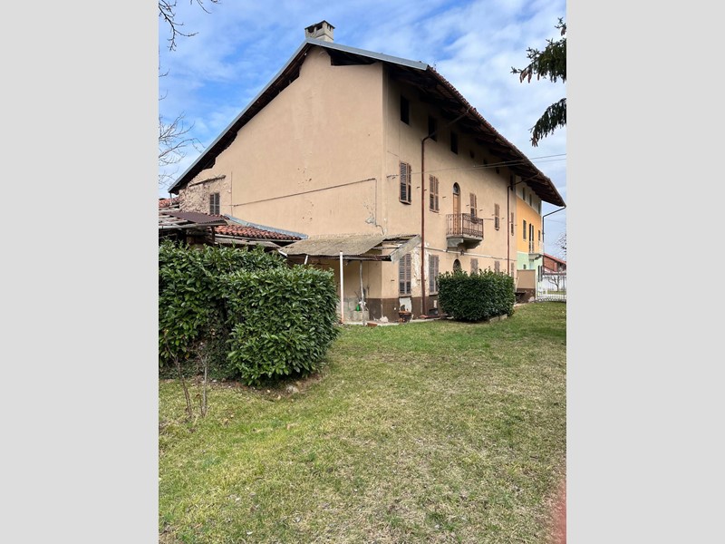 Casa Indipendente in Vendita a Barbania, 245'000€, 530 m²