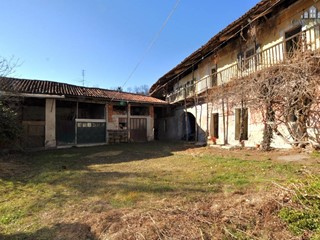 Rustico in Vendita a Castellamonte, 29'000€, 66 m²