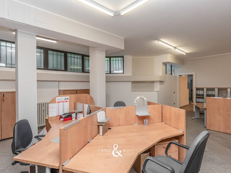 Ufficio in Vendita a Monza, 198'000€, 208 m²
