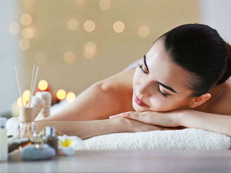 Immobile commerciale in Vendita a San Nicola la Strada, 715 m²