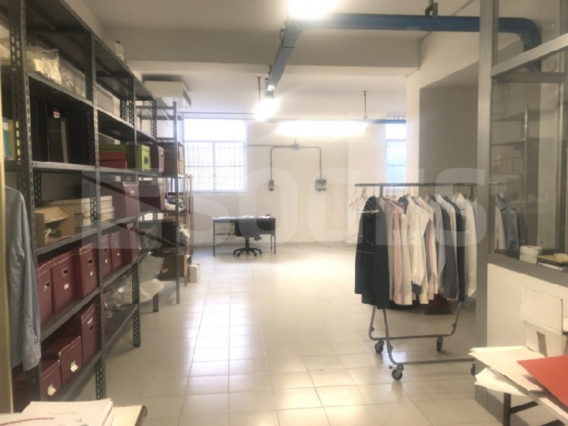 Laboratorio in Vendita a Figline e Incisa Valdarno, 90'000€, 160 m²