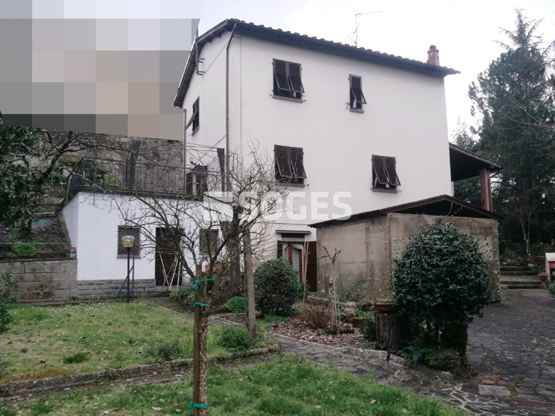 Villa in Vendita a Bucine, 330'000€, 230 m²