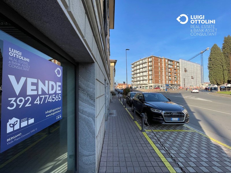 Negozio in Vendita a Bergamo, 126'000€, 88 m²