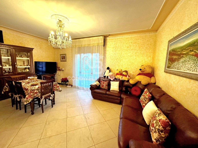 Quadrilocale in Vendita a Modena, 295'000€, 130 m²