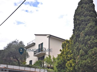 Quadrilocale in Vendita a Lerici, 185'000&euro;, 100 m²