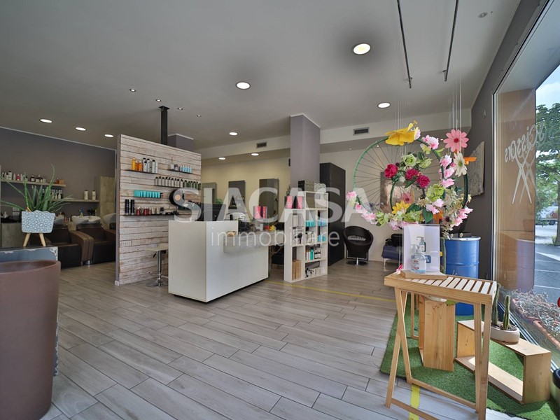 Negozio in Vendita a Bergamo, 165'000€, 70 m²