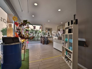 Negozio in Vendita a Bergamo, 165'000€, 70 m²