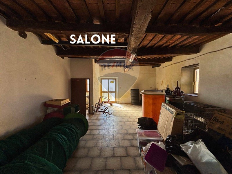 Magazzino in Vendita a Roccastrada, 58'000€, 92 m²