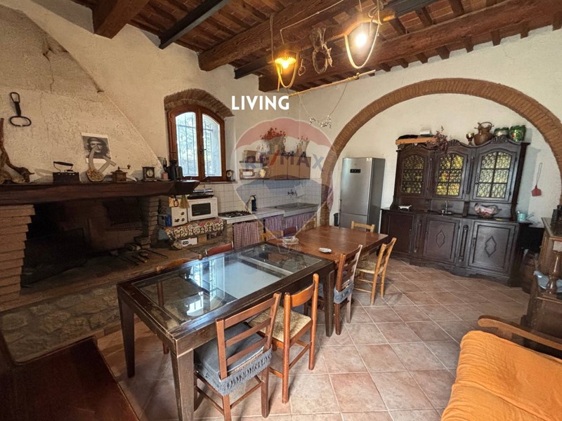 Rustico in Vendita a Roccastrada, 950'000€, 450 m²