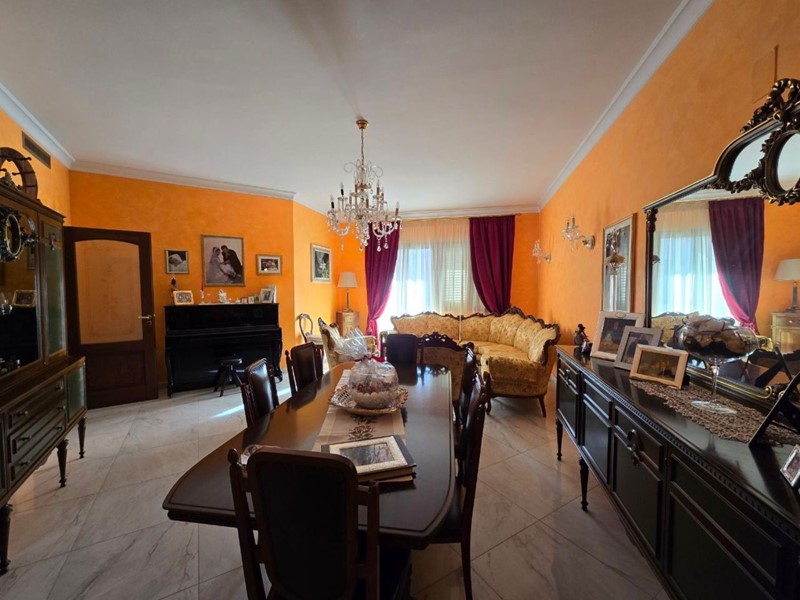 Appartamento in Vendita a Siracusa, 228'000&euro;, 201 m²
