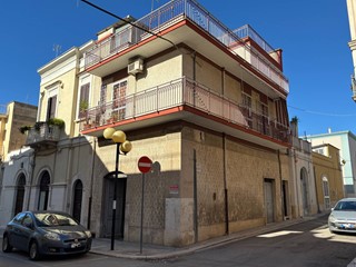 Casa Indipendente in Vendita a Canosa di Puglia, 85'000€, 100 m²