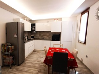 Casa Indipendente in Vendita a Appignano del Tronto, 99'000€, 135 m²