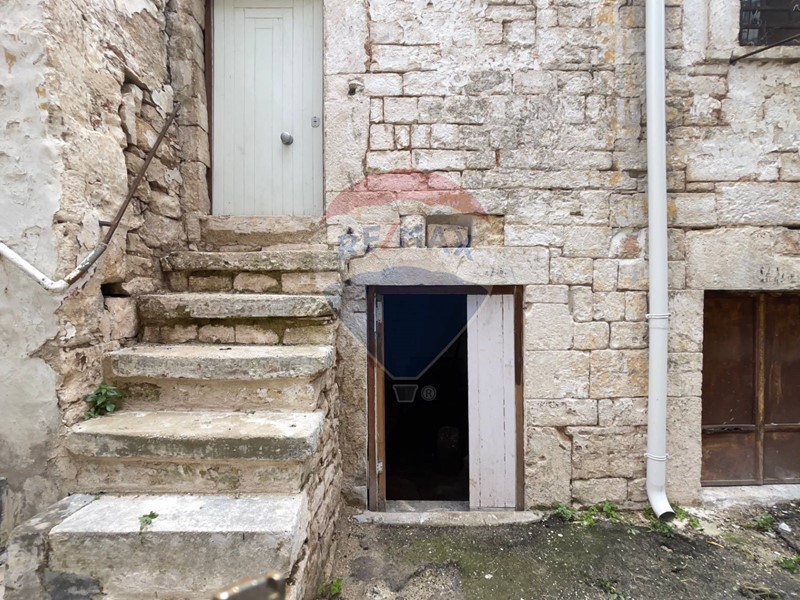 Casa Indipendente in Vendita a Santeramo in Colle, 45'000€, 80 m²