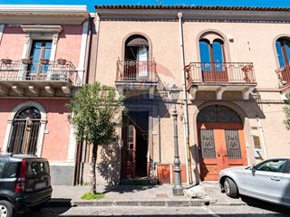 Casa Semi Indipendente in Vendita a Zafferana Etnea, 65'000&euro;, 99 m²
