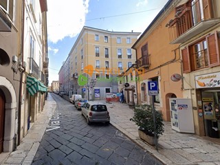 Immobile commerciale in Affitto a Campobasso, 1'400€, 120 m²