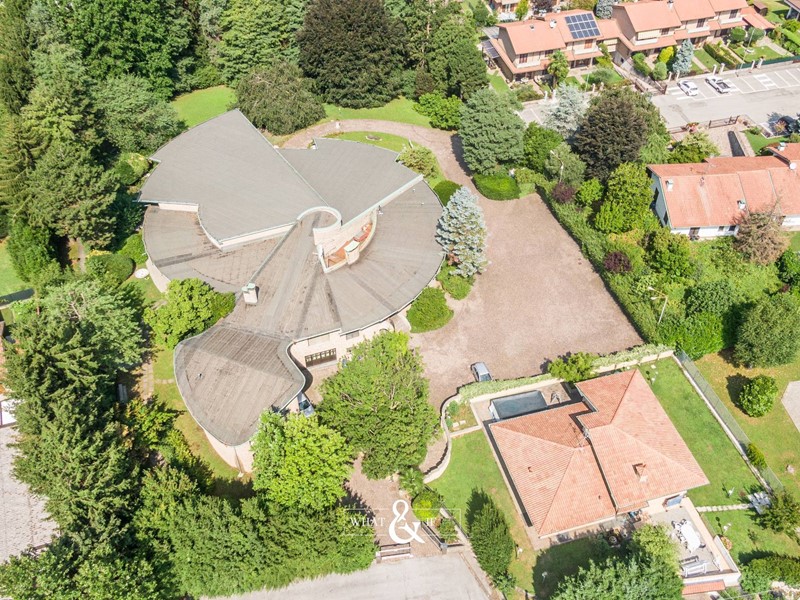 Immobile commerciale in Vendita a Briosco, 1'250'000€, 1500 m²