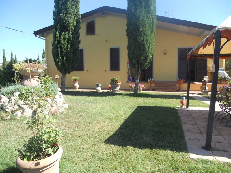 Villa in Vendita a Montespertoli, 540'000€, 275 m²