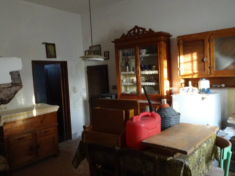 Rustico in Vendita a Montespertoli, 157'000€, 180 m²