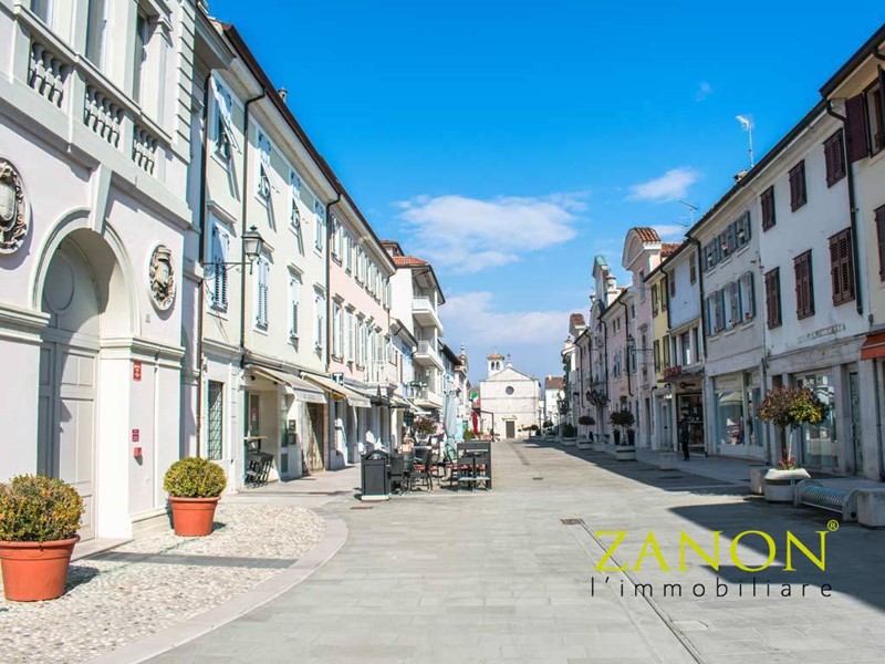 Immobile commerciale in Vendita a Gradisca d'Isonzo, 250'000€, 120 m²