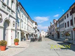 Immobile commerciale in Vendita a Gradisca d'Isonzo, 250'000€, 120 m²