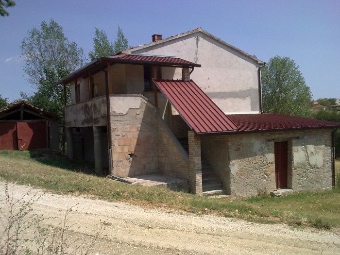 Rustico in Vendita a Bellante, 85'000€, 135 m²