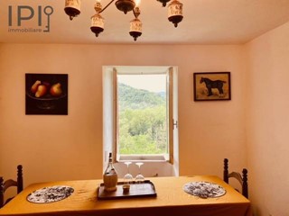 Casa Semi Indipendente in Vendita a Piana Crixia, 64'000€, 186 m²