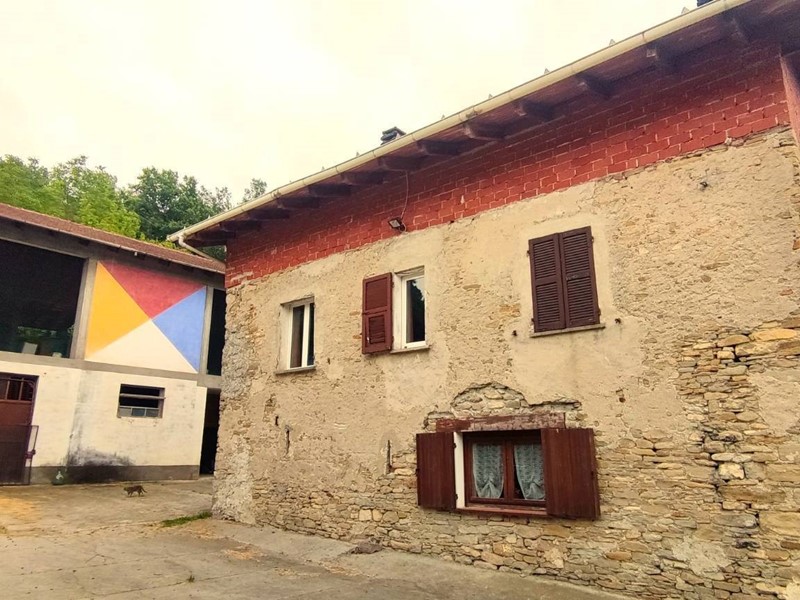 Rustico in Vendita a Bistagno, 119'000€, 400 m²