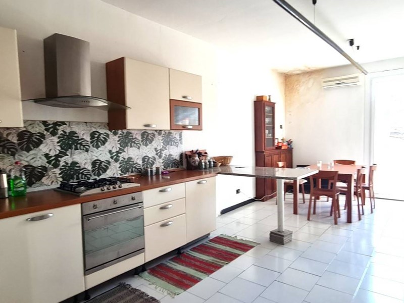 Quadrilocale in Vendita a Santa Giuletta, 75'000€, 120 m²