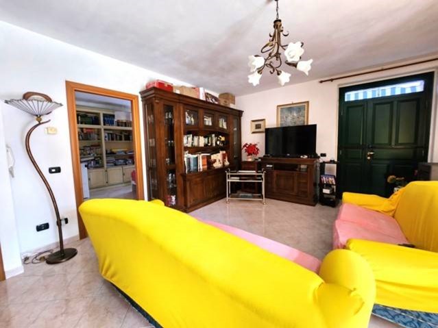 Casa Indipendente in Vendita a Borgo Priolo, 189'000€, 200 m²