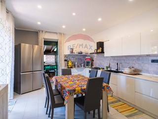 Casa Semi Indipendente in Vendita a Mascalucia, 179'000€, 123 m²