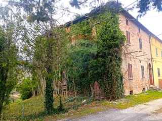 Casa Semi Indipendente in Vendita a Fabriano, 22'000€, 144 m²