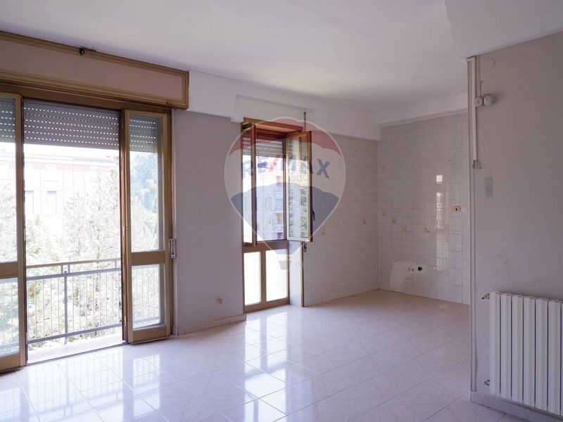 Appartamento in Vendita a Caserta, 72'000€, 116 m²