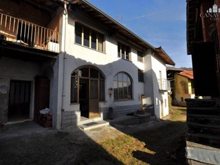 Casa Indipendente in Vendita a Cuorgnè, 44'000€, 126 m²