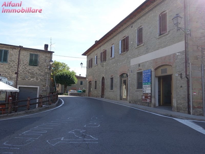 Casa Semi Indipendente in Vendita a Talla, 210'000€, 280 m²