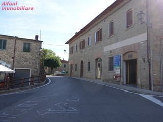 Casa Semi Indipendente in Vendita a Talla, 210'000€, 280 m²