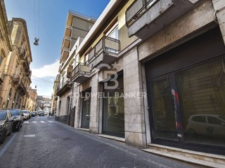 Negozio in Affitto a Acireale, 750€, 110 m²