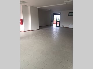 Attività commerciale in Vendita a Empoli, 205 m²
