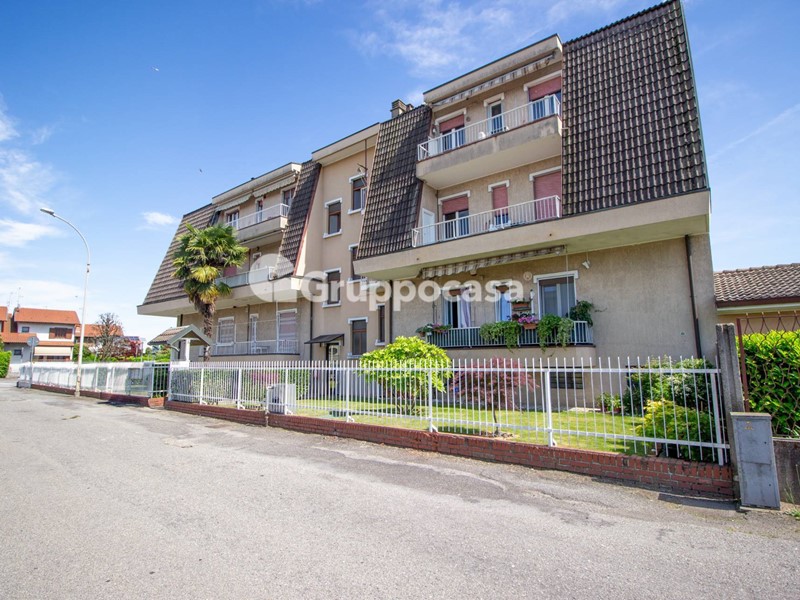 Trilocale in Vendita a Robecco sul Naviglio, 152'000€, 122 m²