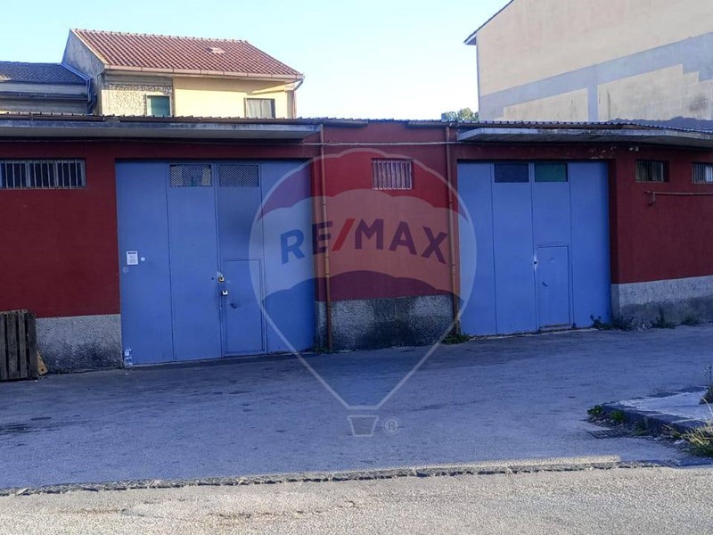 Capannone in Vendita a Caltagirone, 125'000€, 306 m²