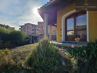 Casa Indipendente in Vendita a Assemini, 350'000€, 180 m²