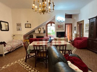 Casa Indipendente in Vendita a Baiano, 139'000€, 130 m²