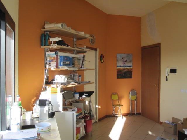 Attività commerciale in Vendita a Calci, 65'000€, 70 m²