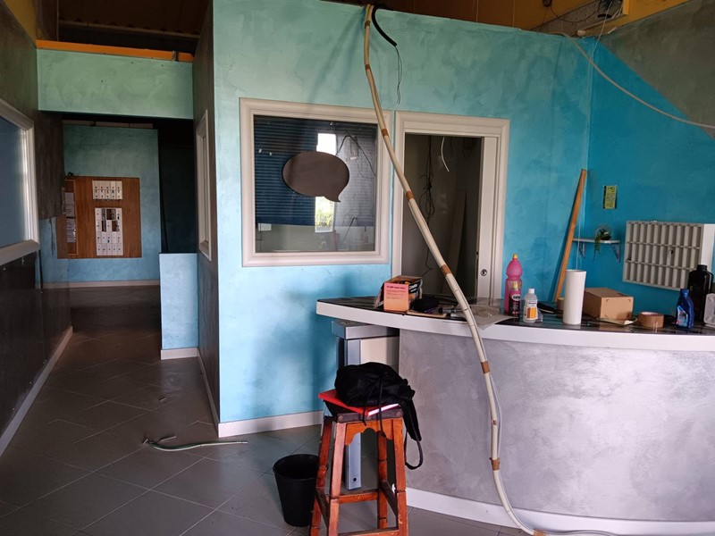 Attività commerciale in Vendita a Collesalvetti, 350'000&euro;, 800 m²