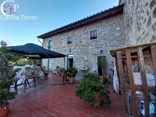 Rustico in Vendita a Vicchio, 490'000€, 205 m²
