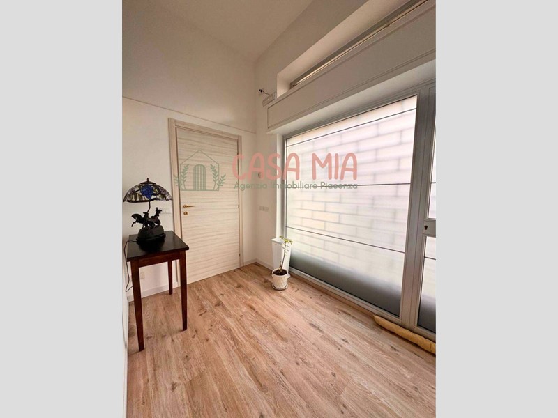 Ufficio in Affitto a Gossolengo, 500&euro;, 38 m²