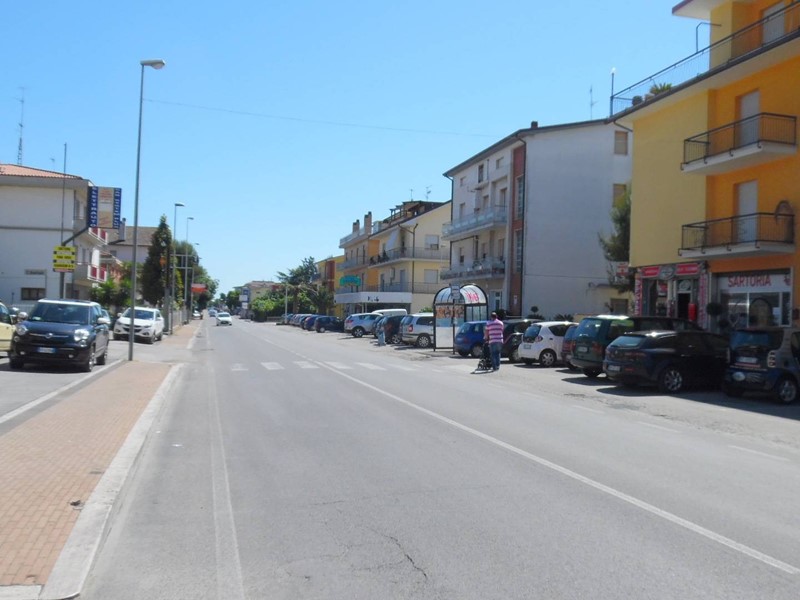 Immobile commerciale in Vendita a Monteprandone, 120'000€, 85 m²